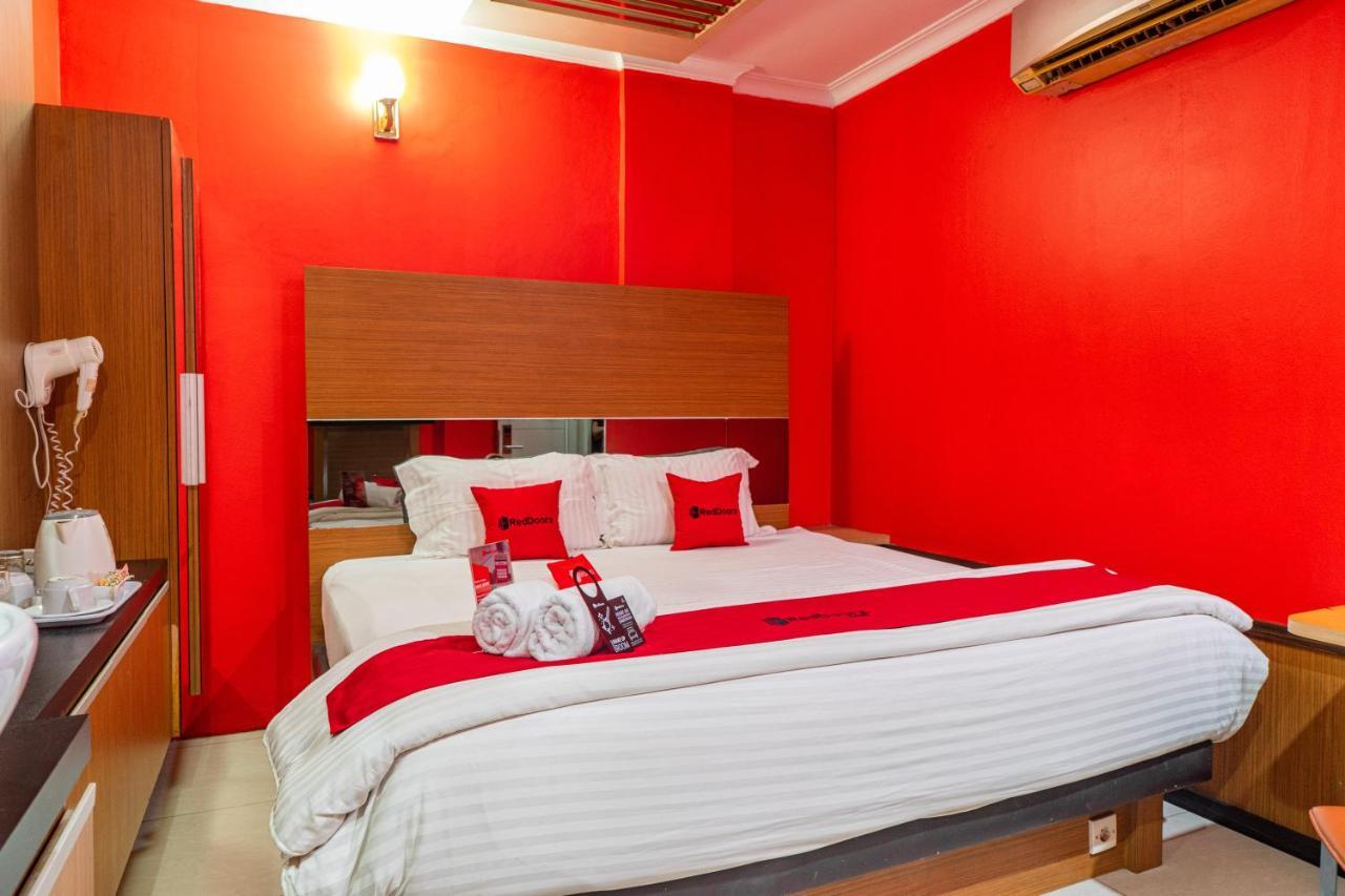 Reddoorz Plus Near Chadstone Mall Бекасі Екстер'єр фото
