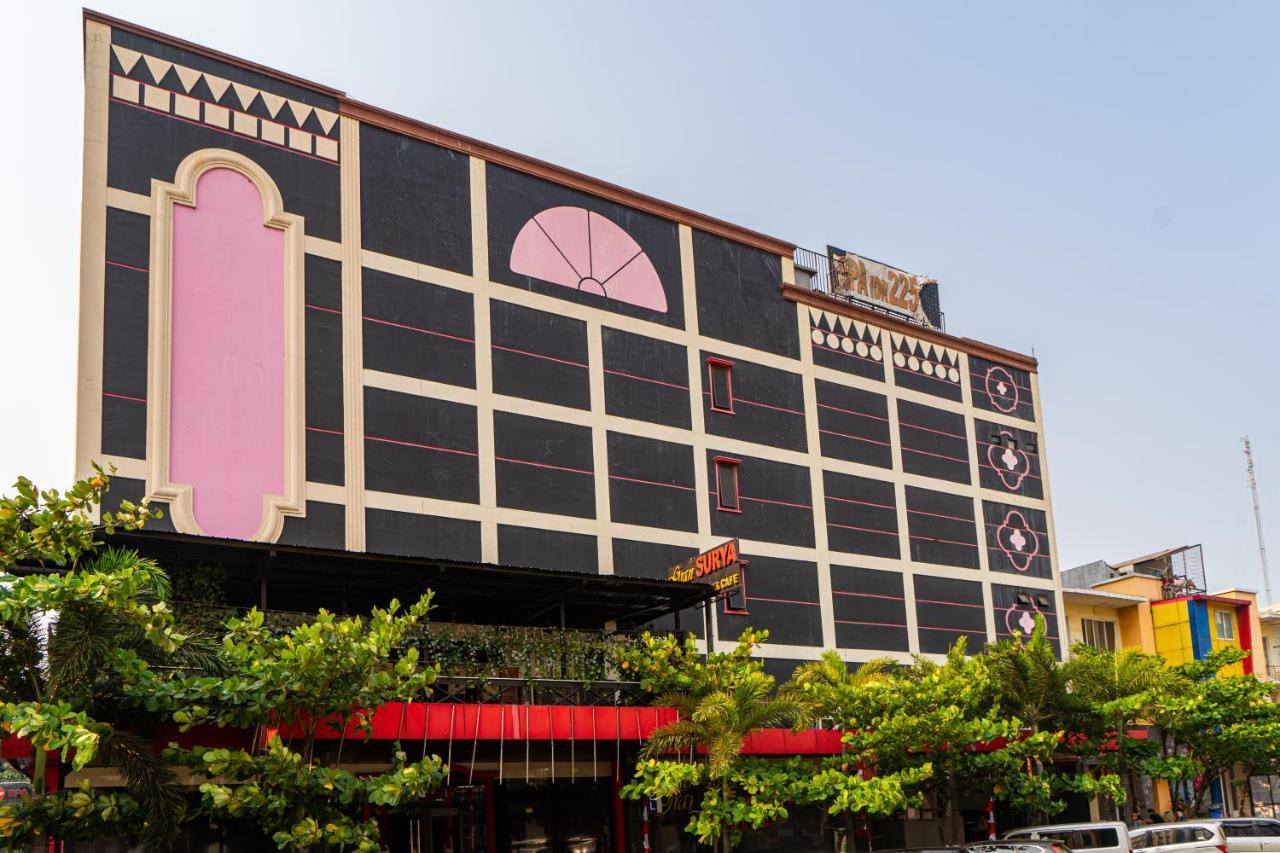 Reddoorz Plus Near Chadstone Mall Бекасі Екстер'єр фото