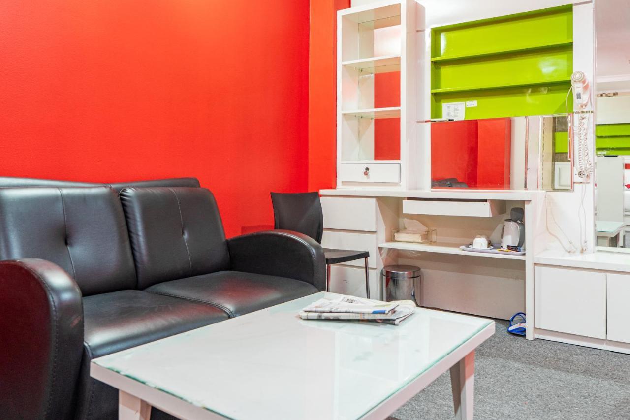 Reddoorz Plus Near Chadstone Mall Бекасі Екстер'єр фото
