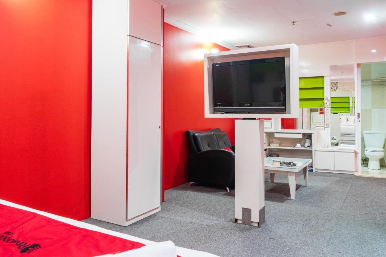 Reddoorz Plus Near Chadstone Mall Бекасі Екстер'єр фото